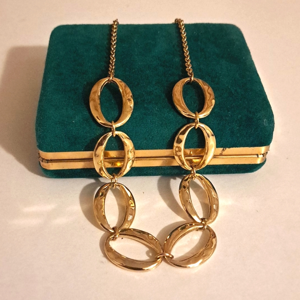 Vintage Monet Oval Hoop Link Gold Tone Necklace